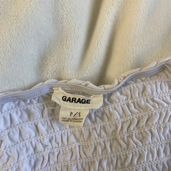 Textured shoulder crop top - Picture 3 of 3